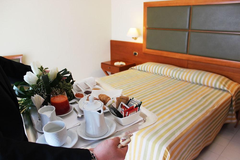 Grand Hotel Don Juan Giulianova Exteriér fotografie