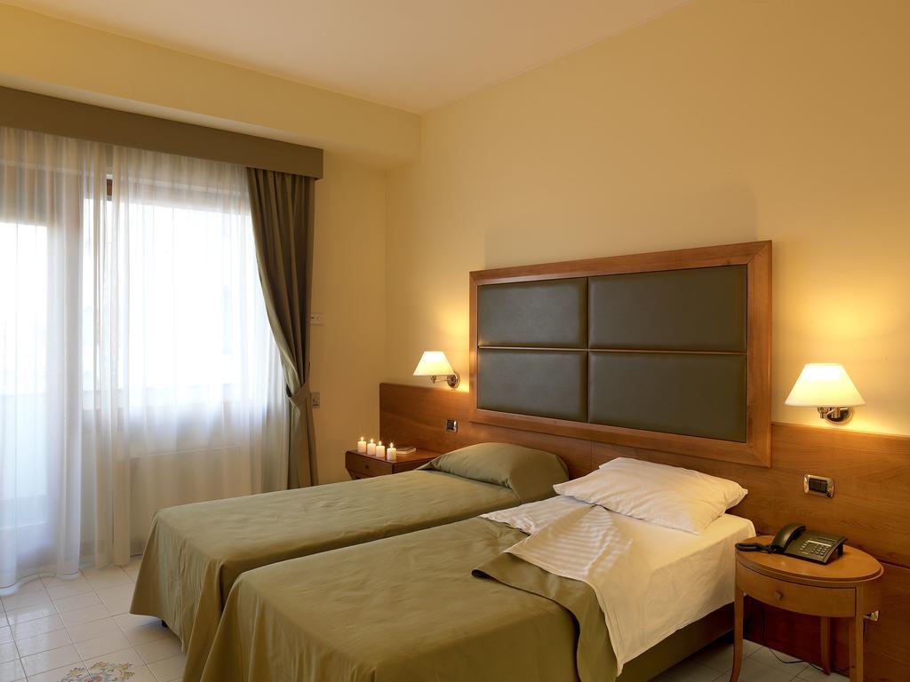 Grand Hotel Don Juan Giulianova Pokoj fotografie