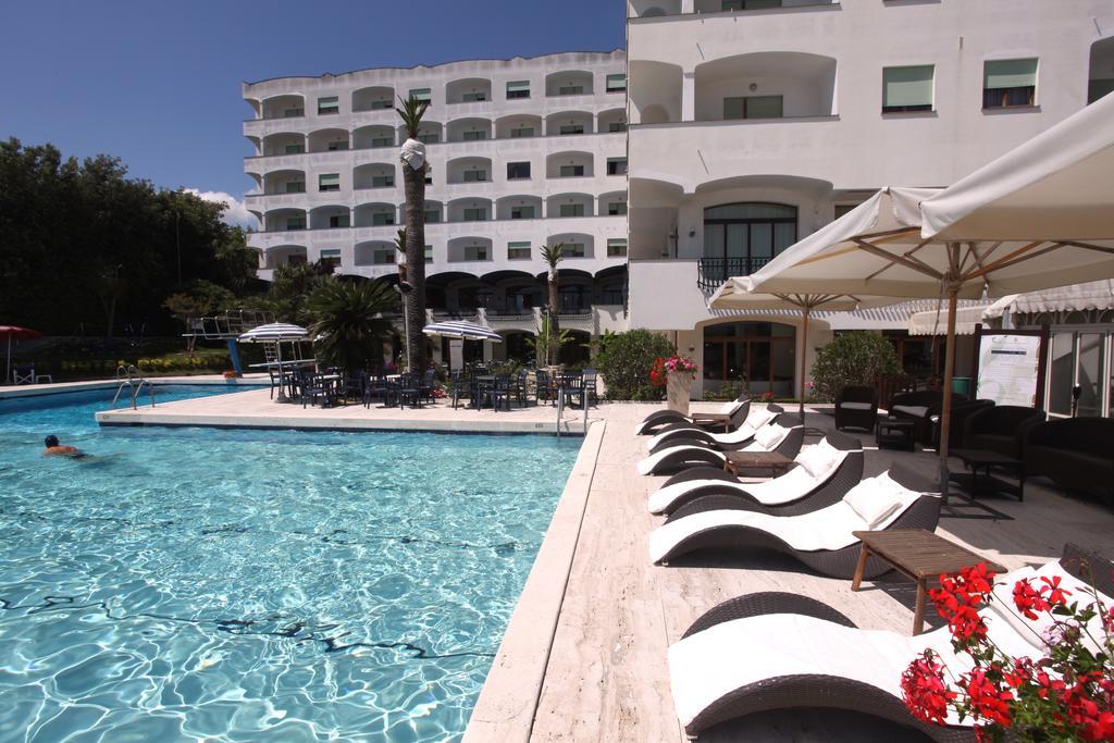 Grand Hotel Don Juan Giulianova Exteriér fotografie