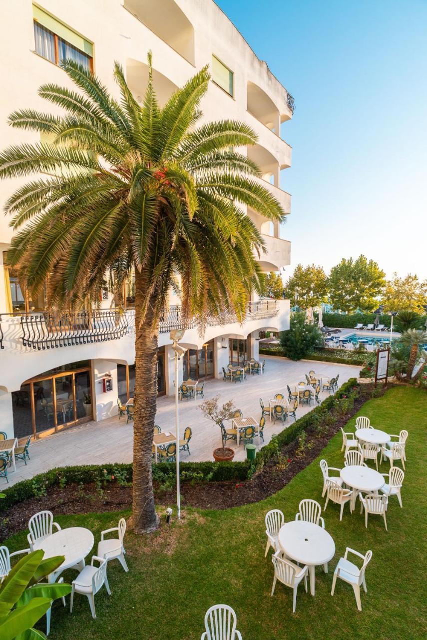 Grand Hotel Don Juan Giulianova Exteriér fotografie